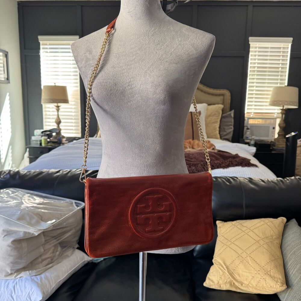 Tory Burch Bombe Reva Leather Clutch Shoulder Bag Red Gold Chain Logo